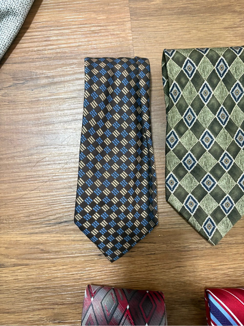 Men’s Necktie Lot of 9 Mixed Patterns Striped Geometric Business Dress Ties - Picture 3 of 11